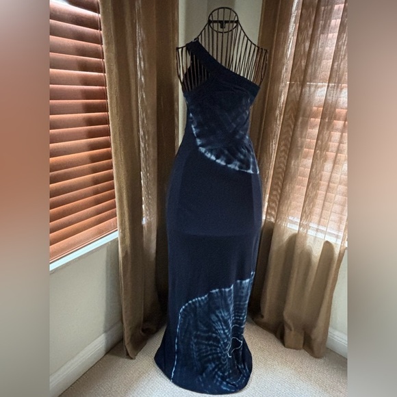 C&C California Navy Blue One Shoulder Tie-Dye Maxi Dress - Picture 2 of 5